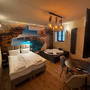 Apartment Provenir Kwiatowa 5, Poznan